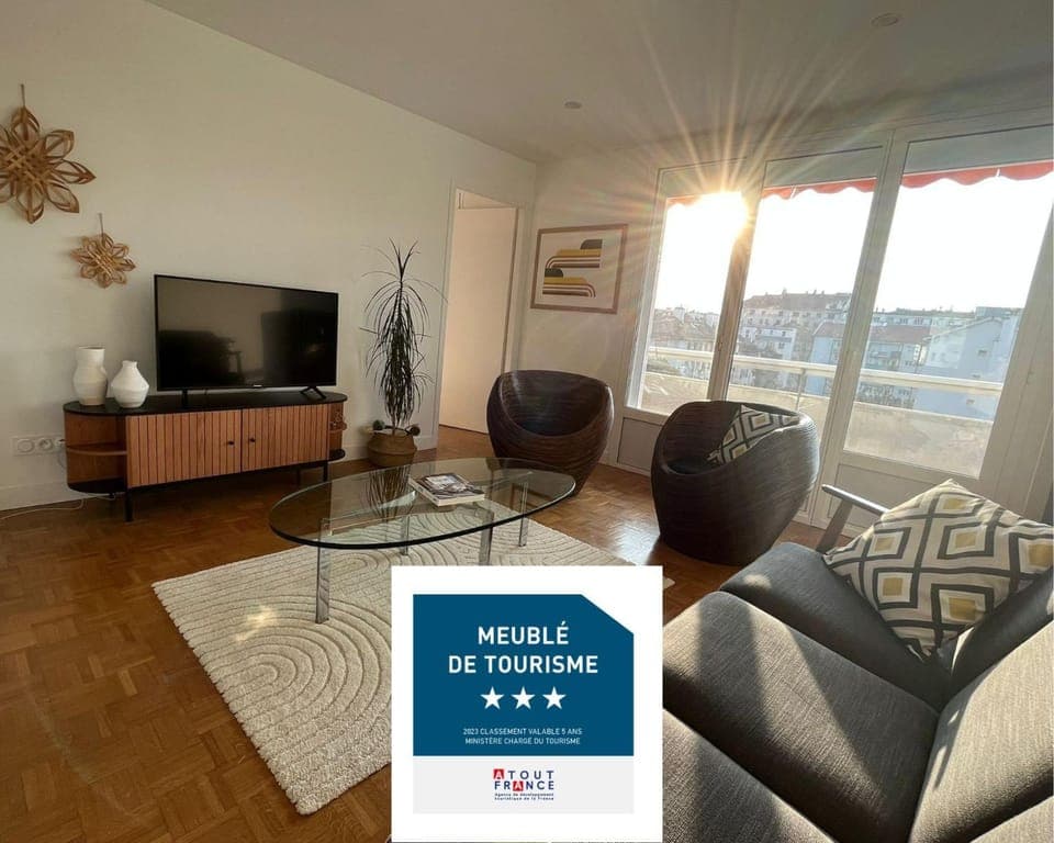 Communal lounge/ TV room, TV and multimedia, Living room