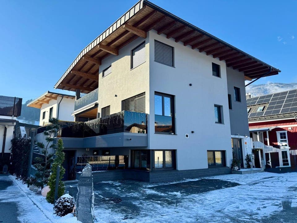 Property building, View (from property/room)