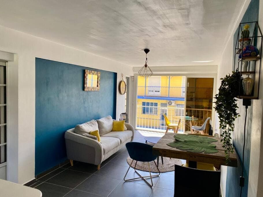 Living room, Dining area