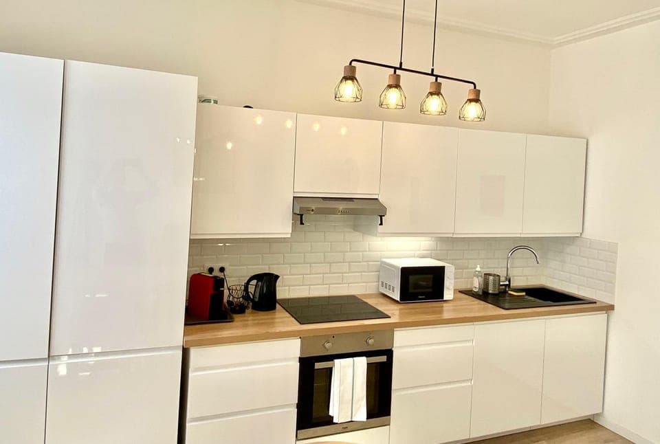 Coffee/tea facilities, stove, toaster