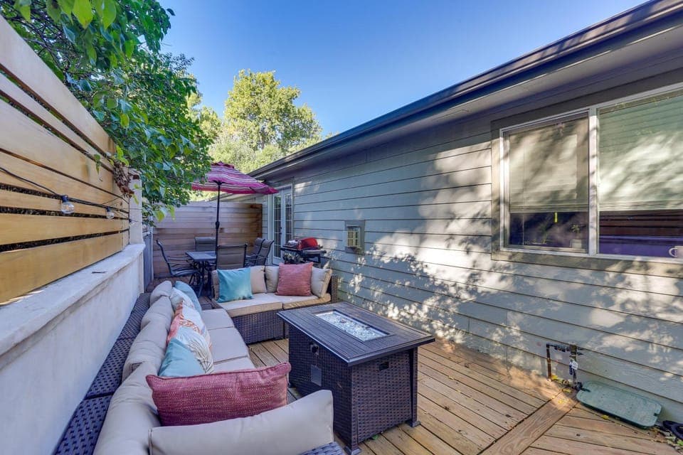 Near Red Rocks: Golden Getaway w/ Deck! House in Lakewood