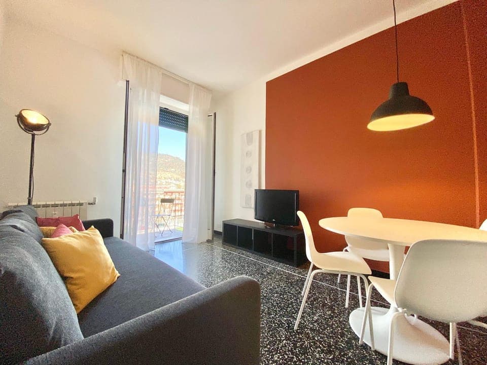 TV and multimedia, Living room, Seating area, Dining area