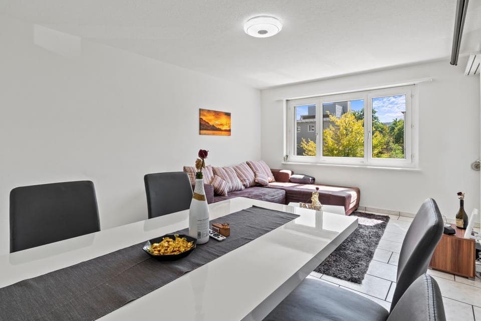Living room, Seating area, Dining area