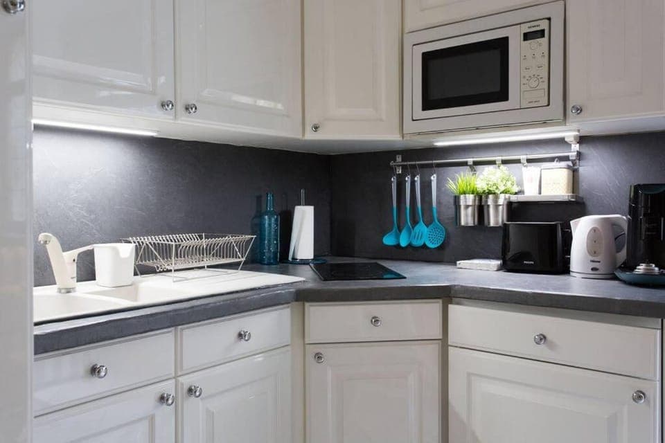 Coffee/tea facilities, Kitchen or kitchenette, minibar, stove, toaster