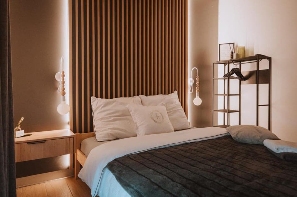 Bed, Photo of the whole room, Bedroom