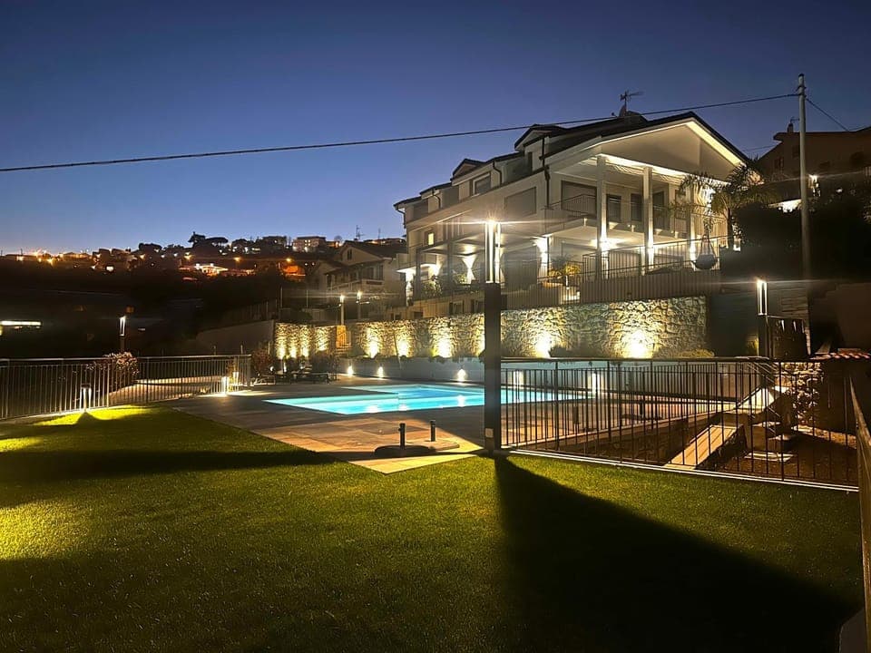 Property building, Swimming pool