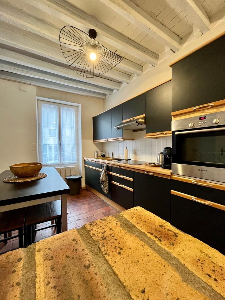 Kitchen or kitchenette, Dining area, minibar, pet friendly, stove