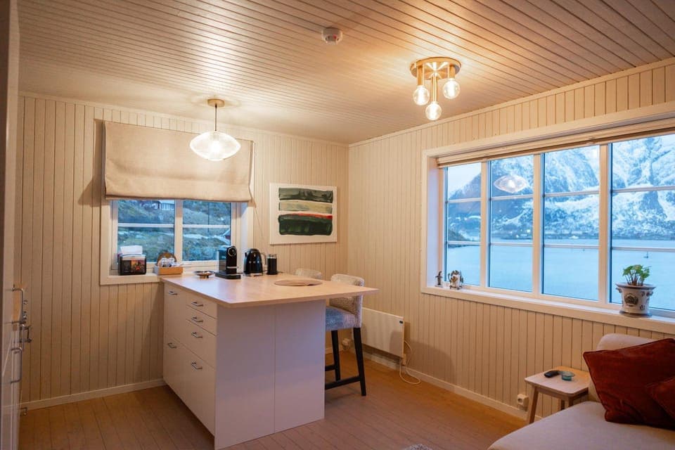 Living room, Dining area, Mountain view, Sea view