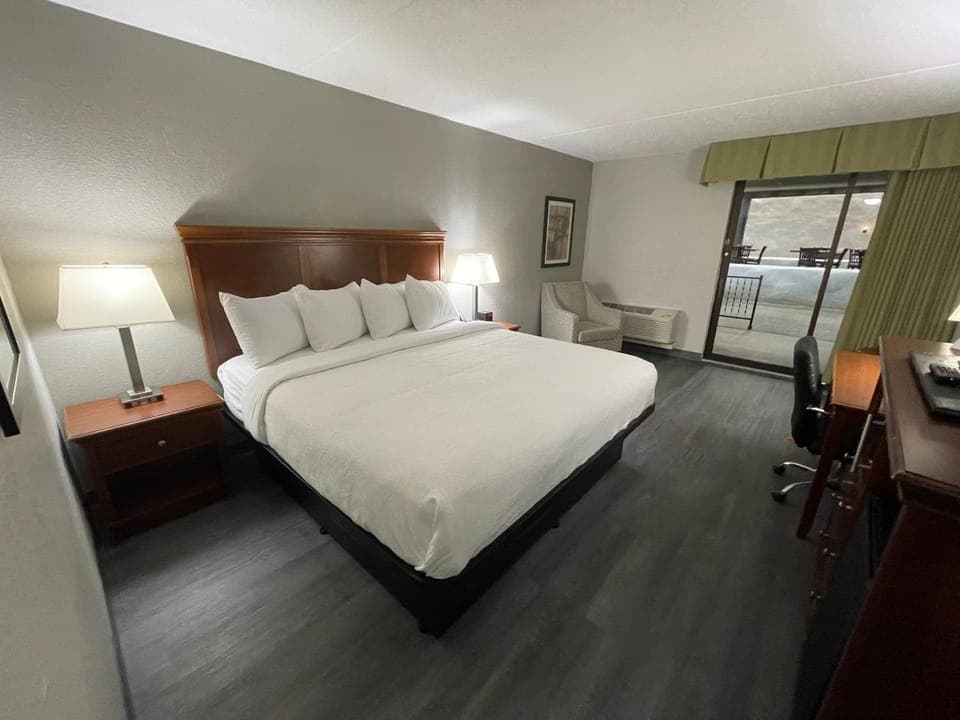 Bed, Photo of the whole room, Bedroom, hair dresser
