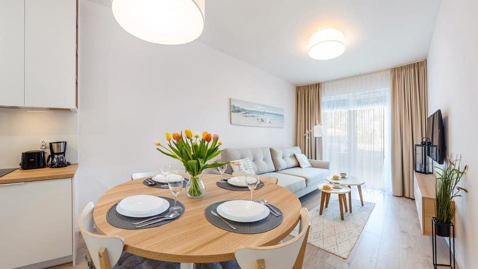 TV and multimedia, Coffee/tea facilities, Kitchen or kitchenette, Living room, Seating area, Dining area, minibar