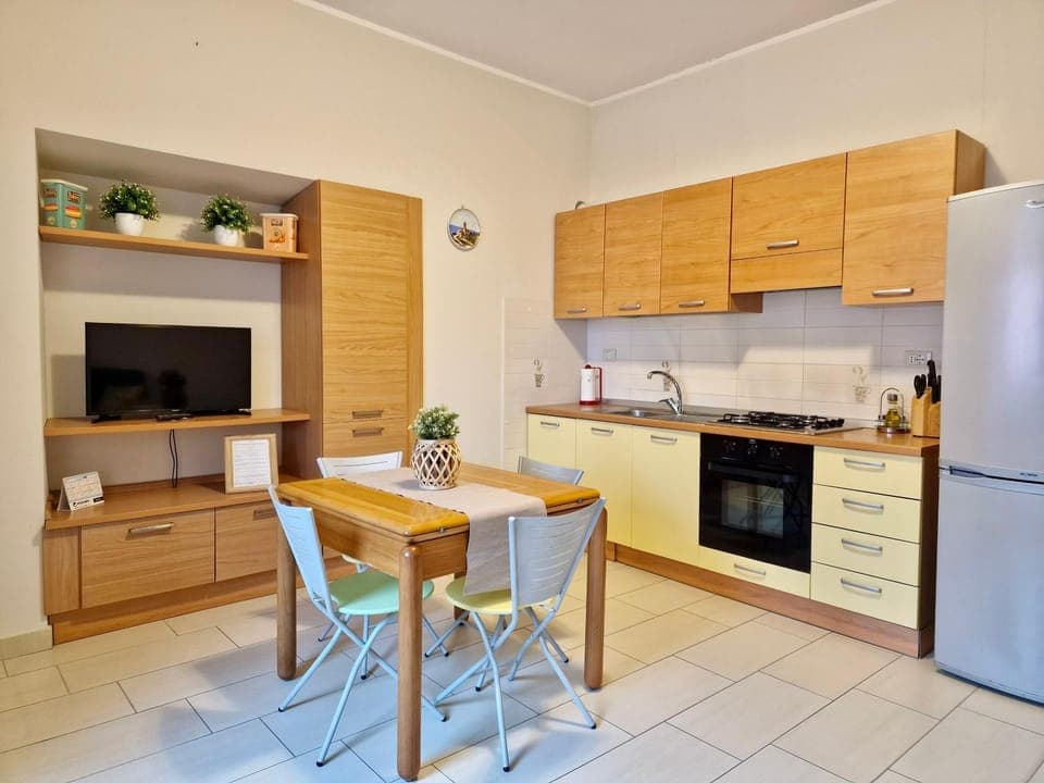 Kitchen or kitchenette, Dining area, pet friendly, stove