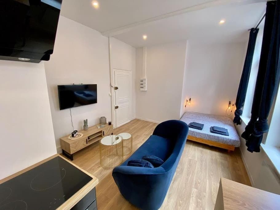 TV and multimedia, Photo of the whole room