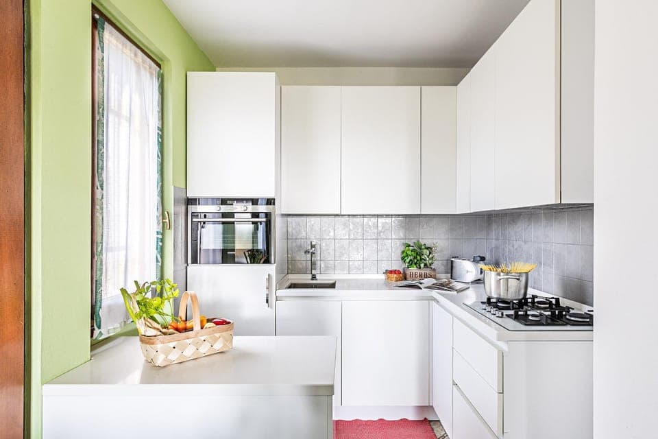 Kitchen or kitchenette