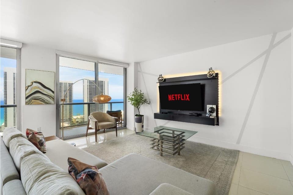 TV and multimedia, Living room, Seating area