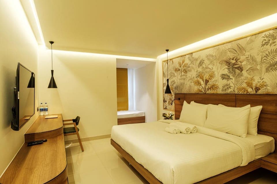 Bed, Photo of the whole room, Bedroom