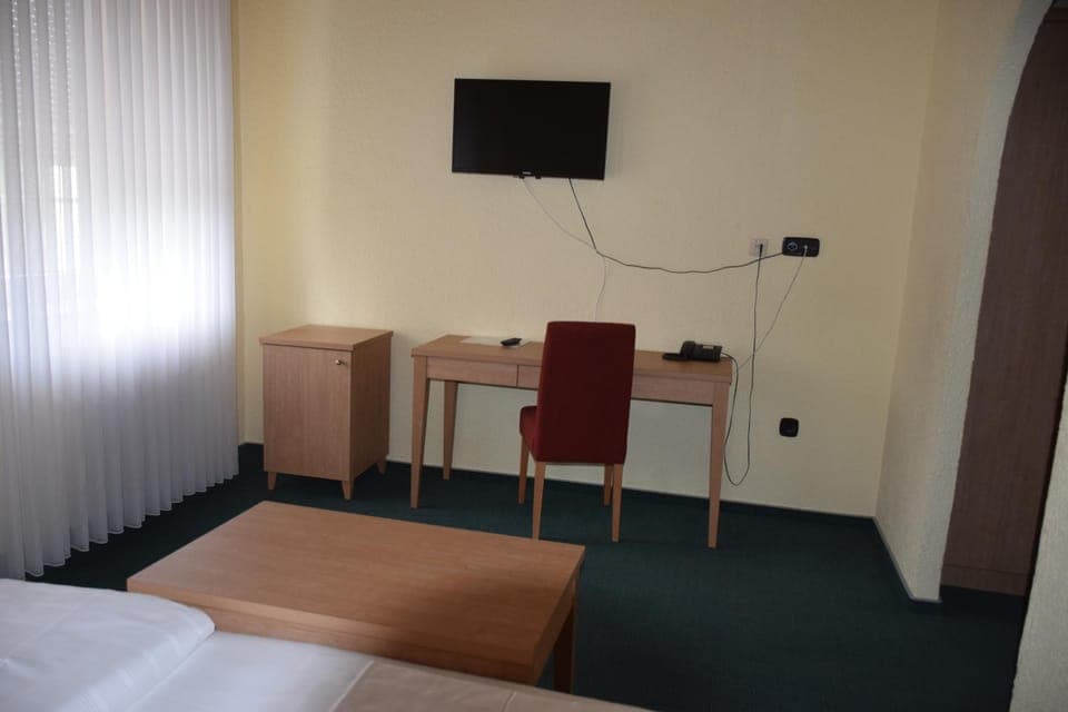 TV and multimedia, Photo of the whole room, hair dresser