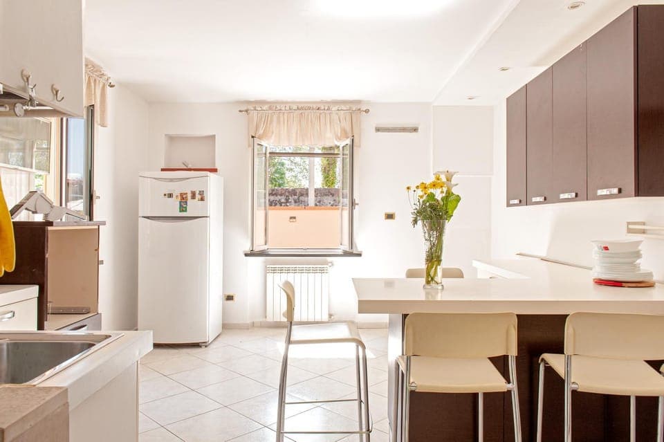 Kitchen or kitchenette, Living room