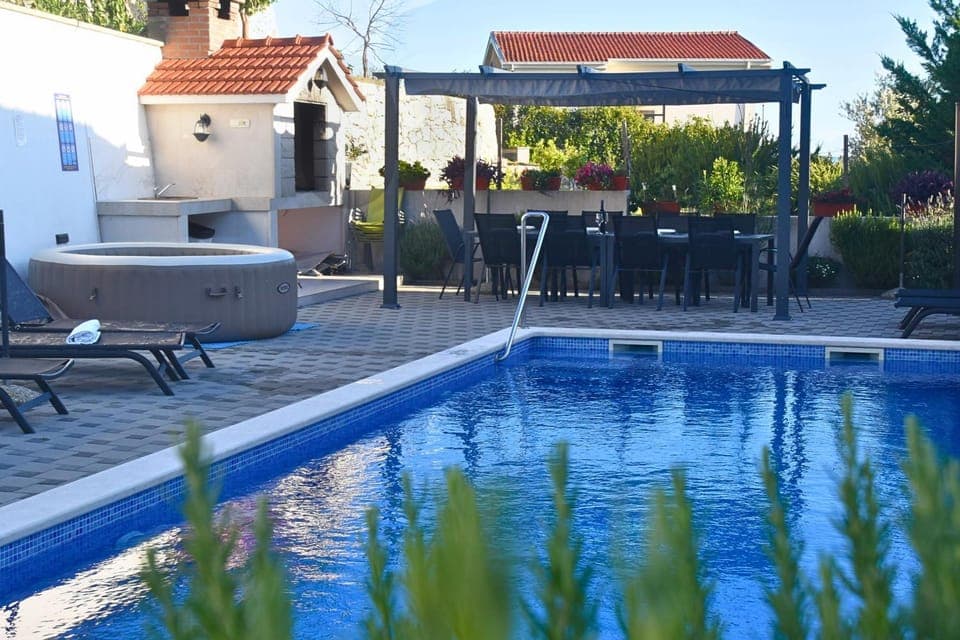 Patio, Day, Garden, Garden view, Pool view, Swimming pool, sunbed