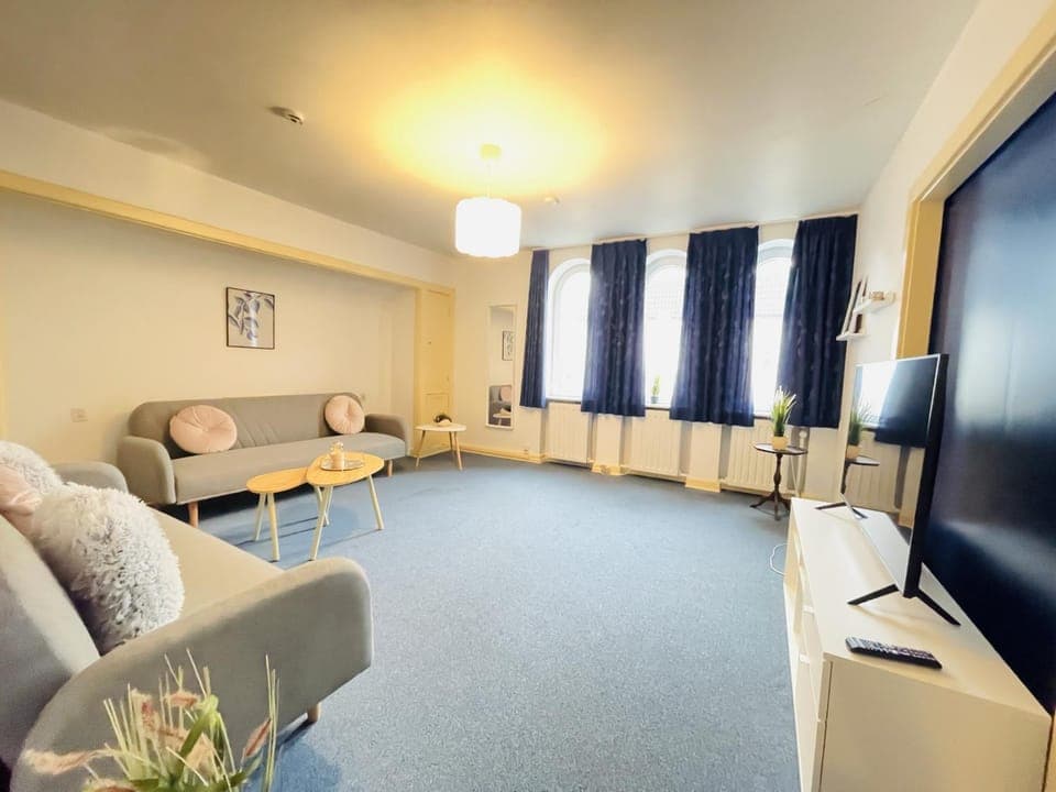 Communal lounge/ TV room, Living room