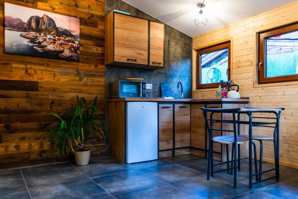 Kitchen or kitchenette