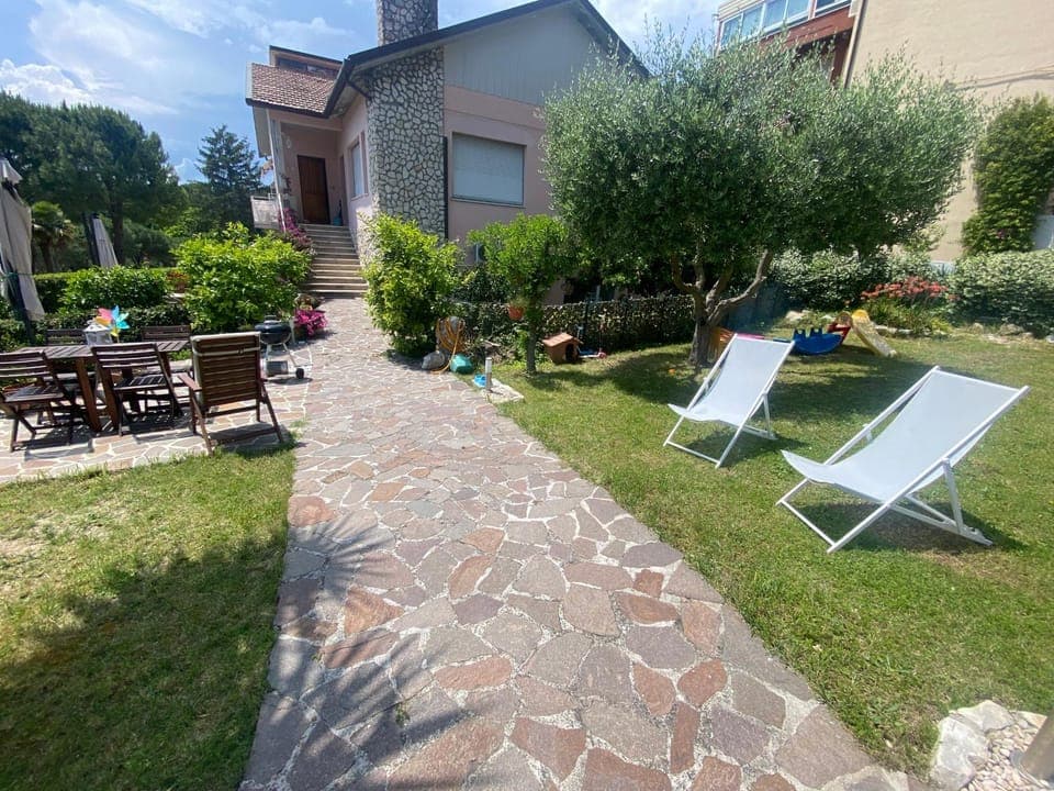 Property building, Patio, Spring, Garden, Garden view