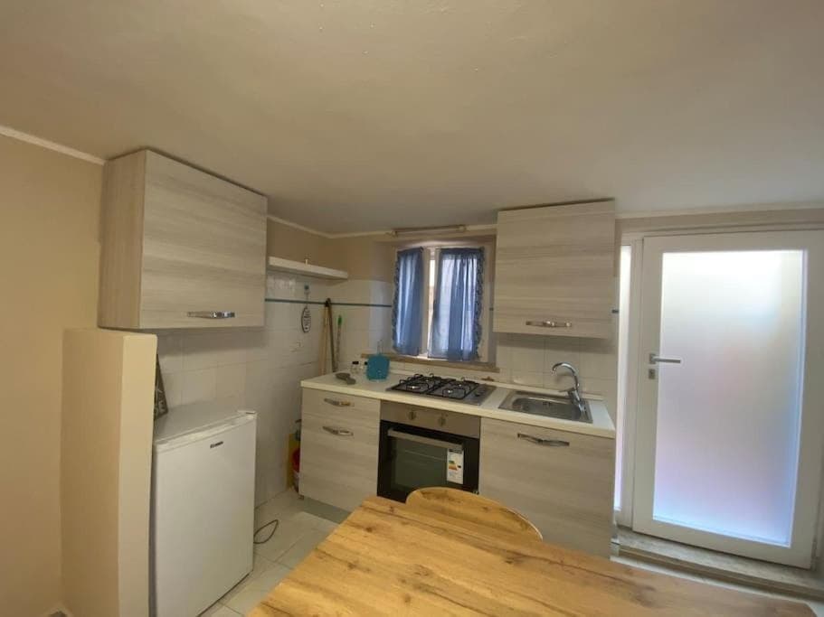 Kitchen or kitchenette, pet friendly, stove