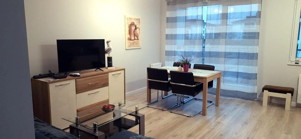 TV and multimedia, Living room, Dining area