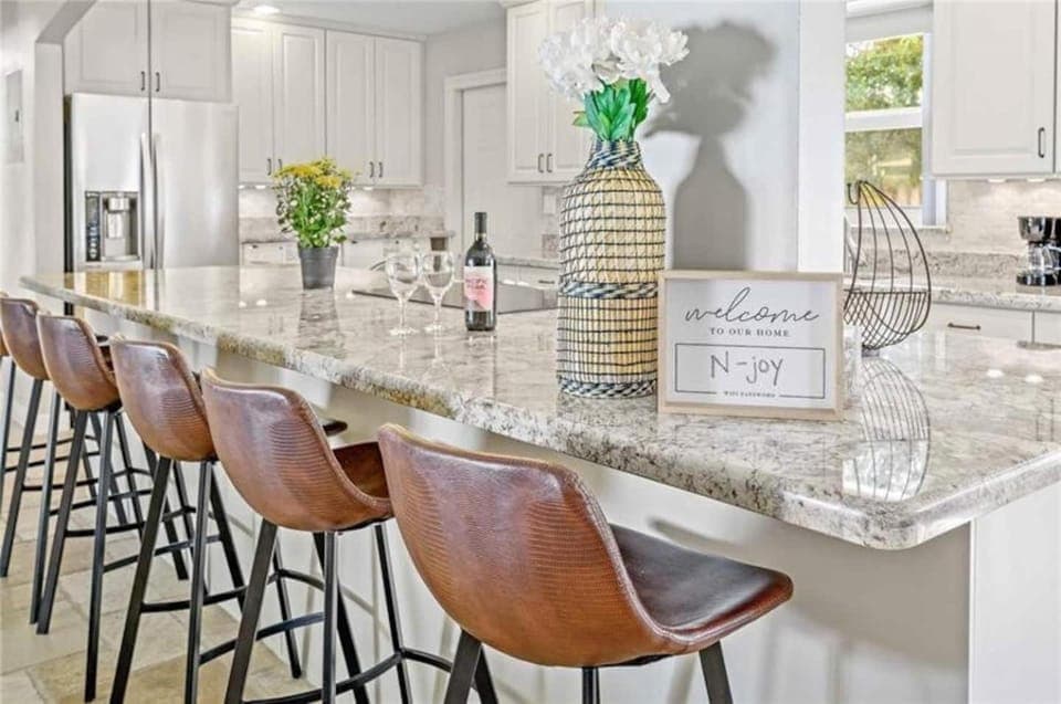 Home wpool by Dream Vacation unit 332 House in Wilton Manors