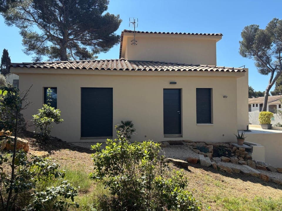 Property building, Garden view