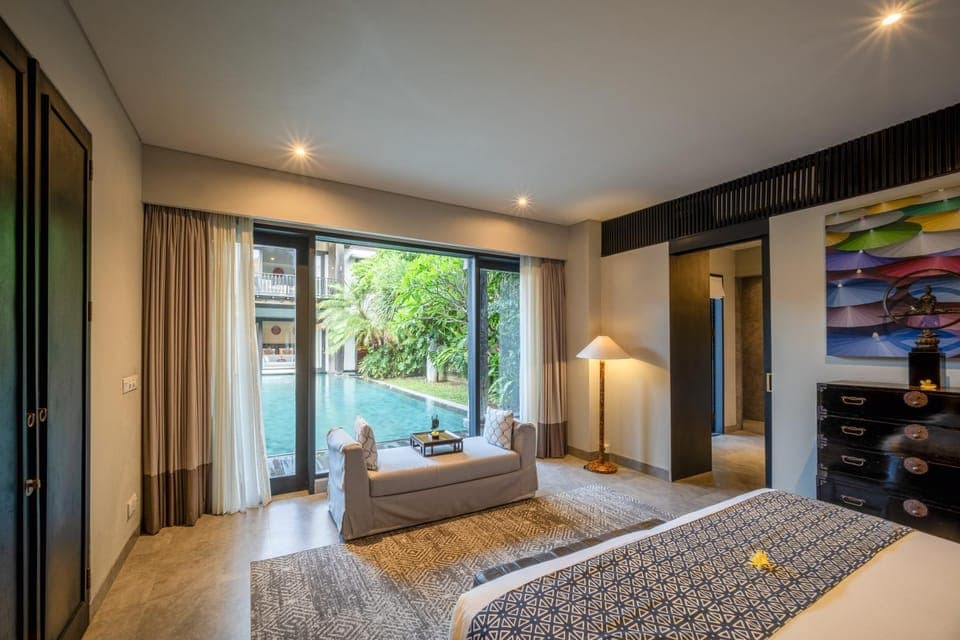 Bedroom, Pool view