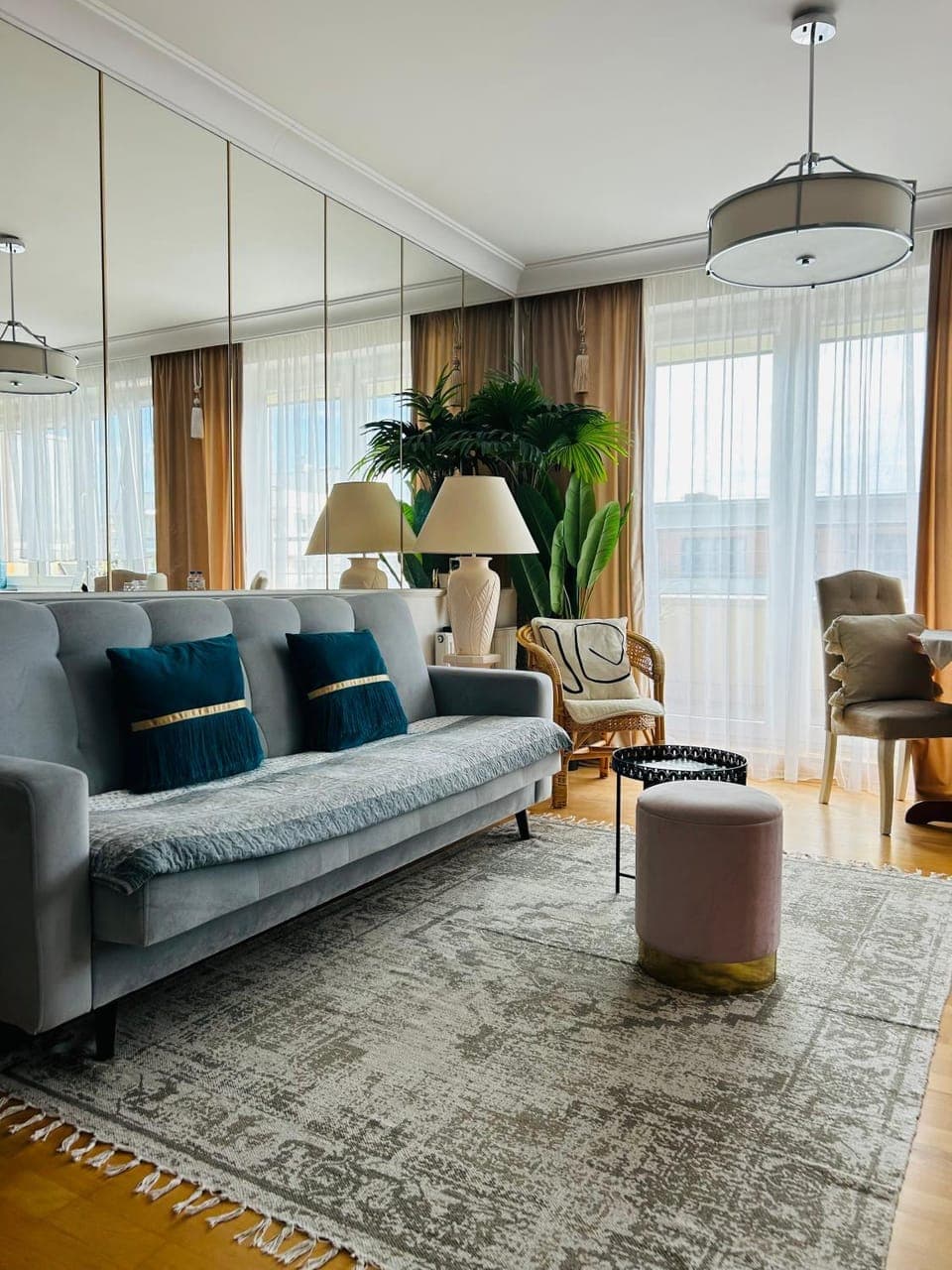 Living room, Seating area