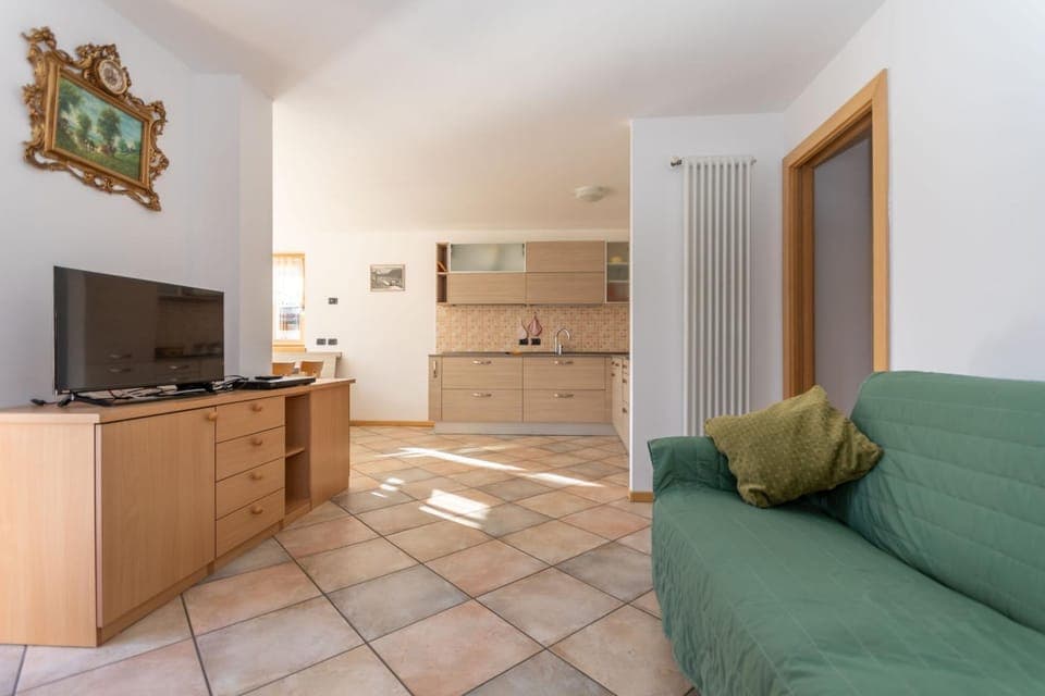 Communal lounge/ TV room, Living room