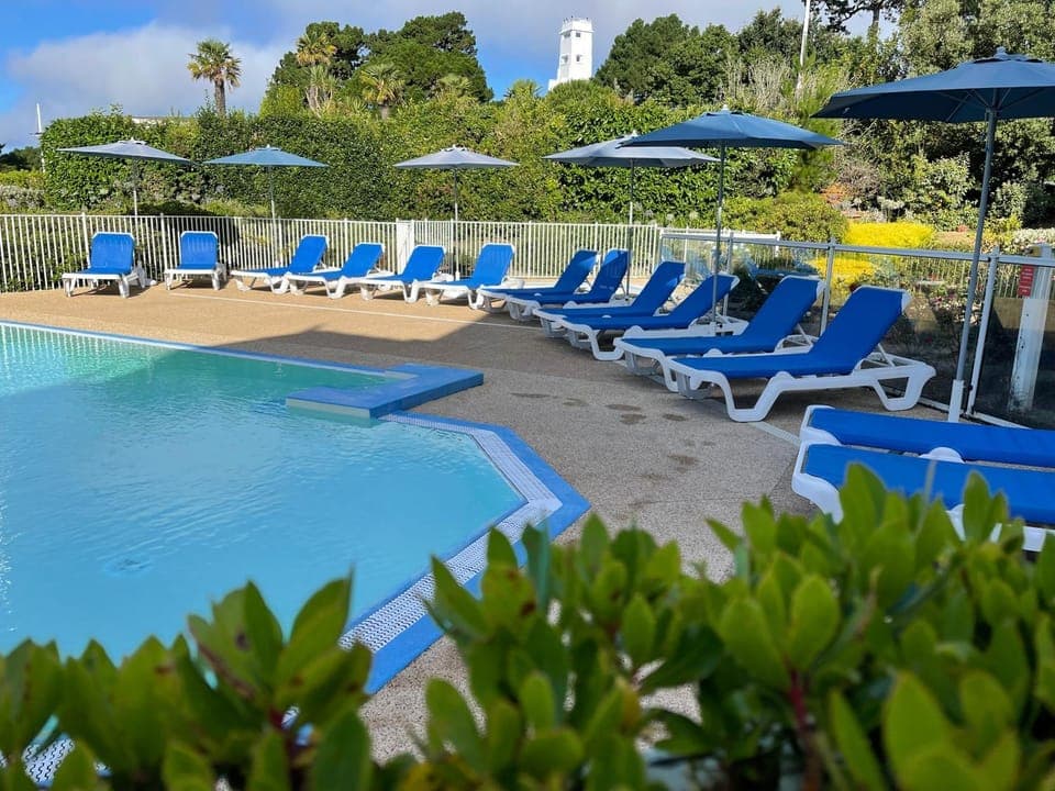 Swimming pool, Swimming pool