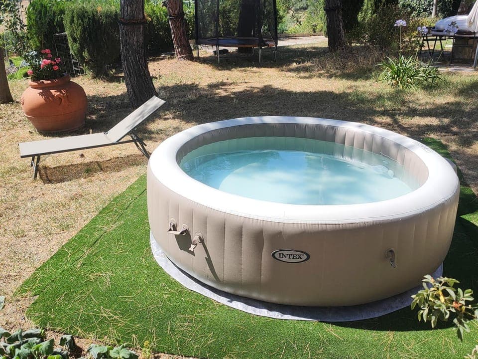 Hot Tub, Swimming pool