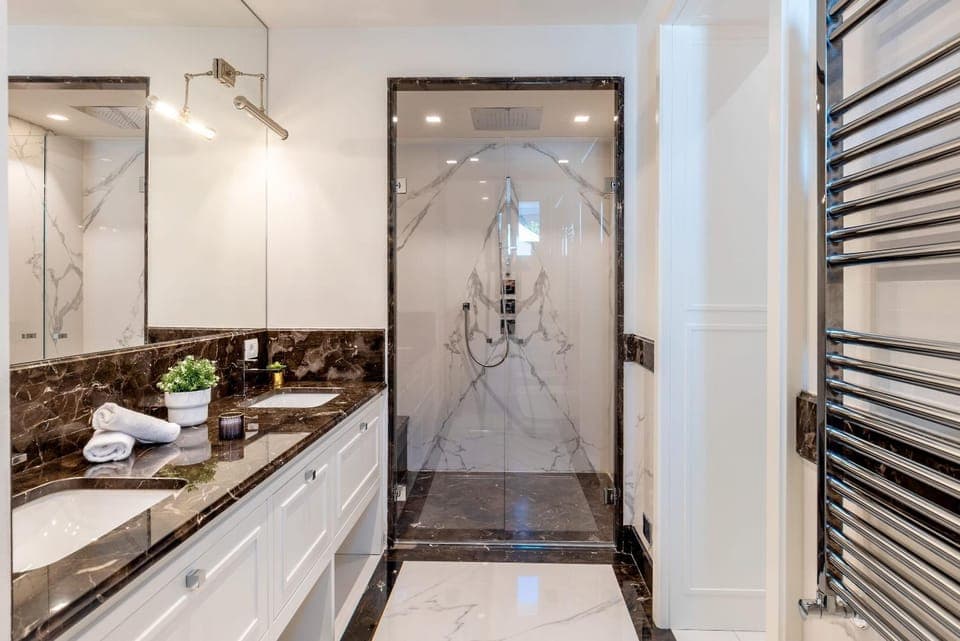 Shower, Toilet, Bathroom, hair dryier, towels