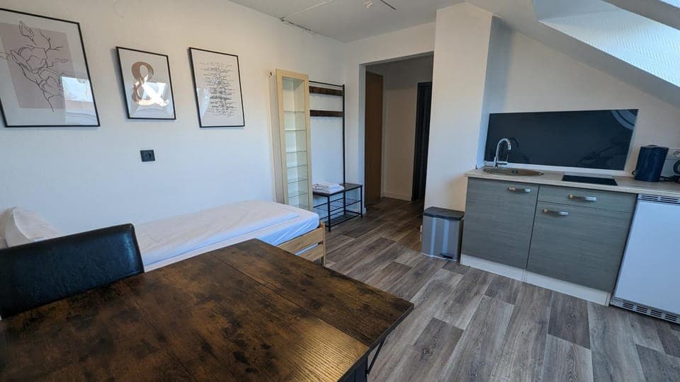 Bed, Kitchen or kitchenette, Photo of the whole room, hair dresser