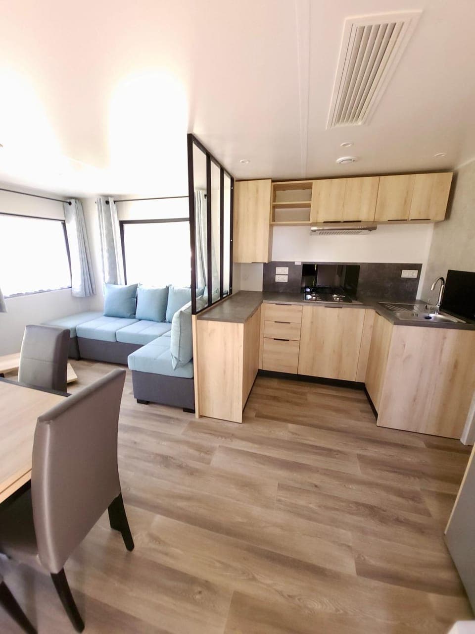 Kitchen or kitchenette, Living room