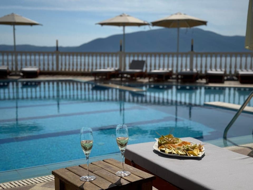 Pool view, Swimming pool, Drinks, sunbed