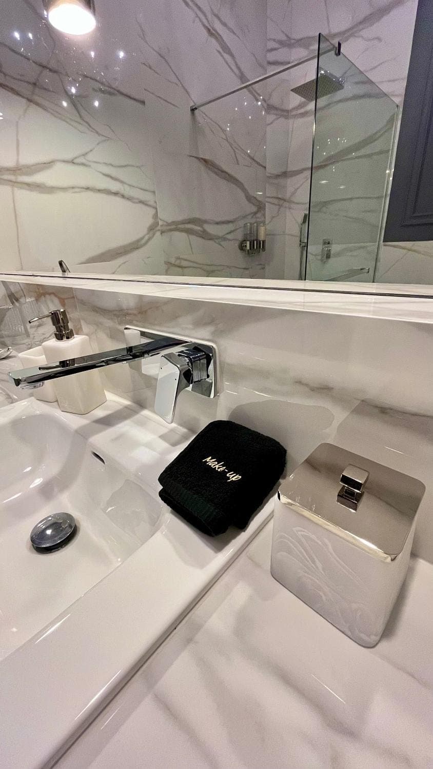 Shower, Bathroom, towels