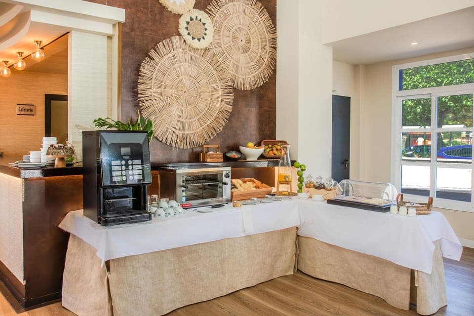 Breakfast, Buffet breakfast