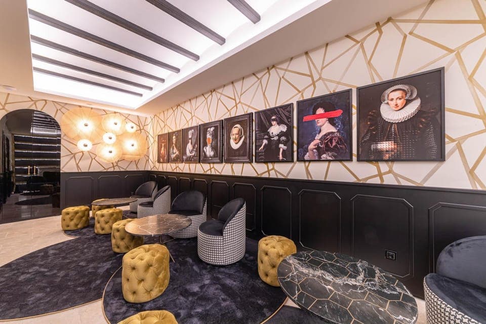 Library, Lounge or bar