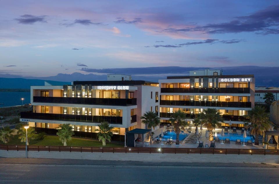 Property building, Swimming pool