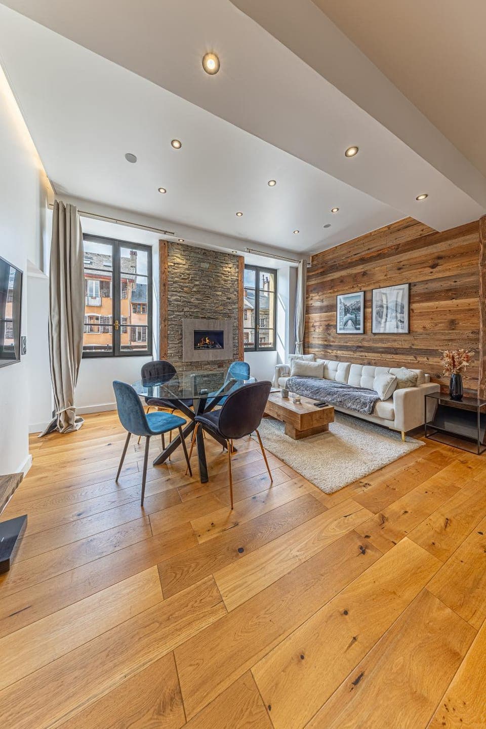 Living room, Seating area, Dining area