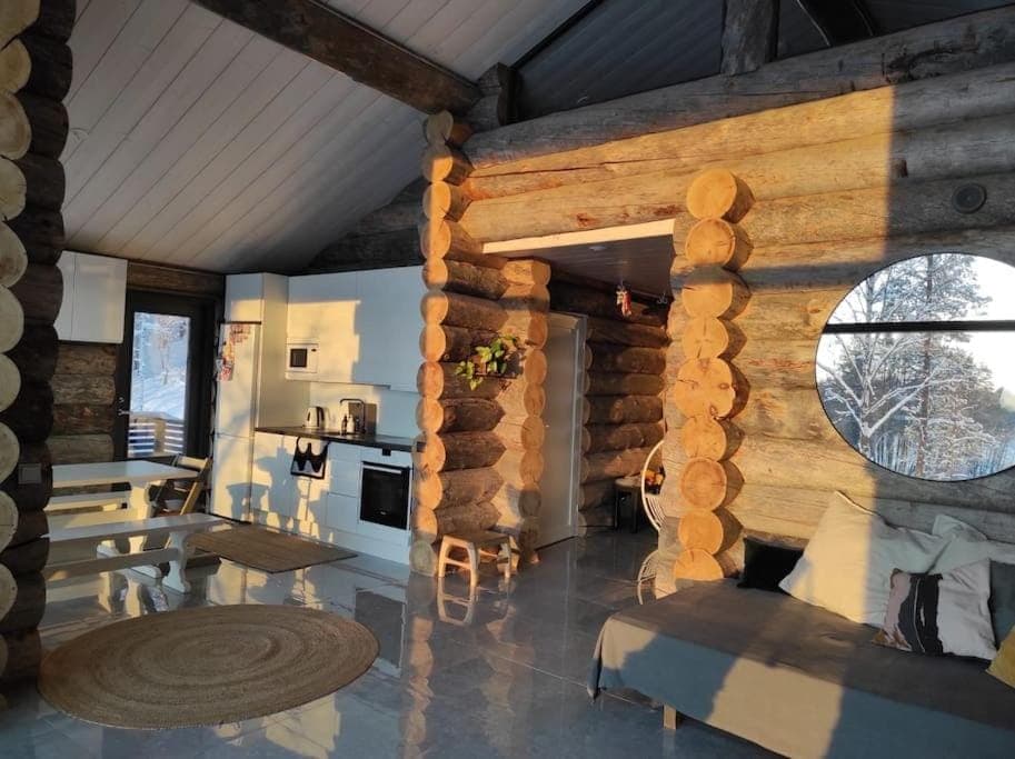 Kitchen or kitchenette, Seating area