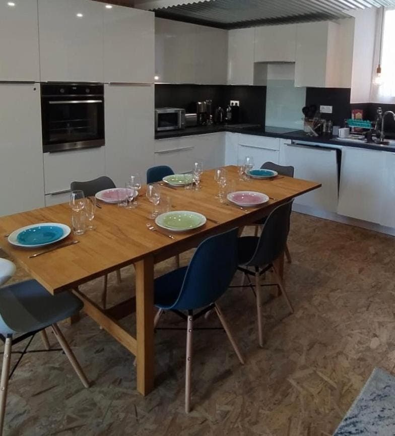 Dining area, minibar, pet friendly, stove