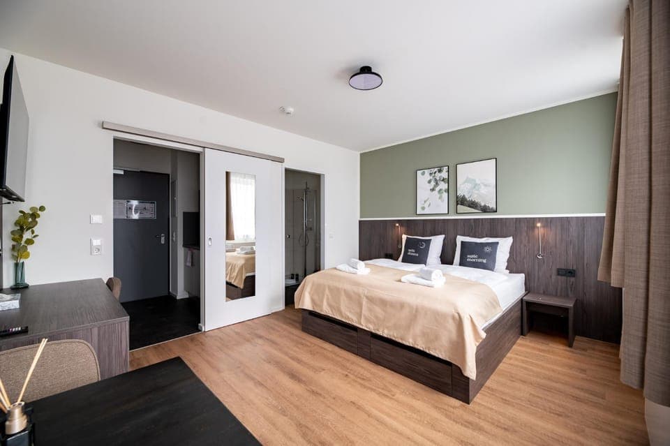 Bed, Photo of the whole room, Bedroom