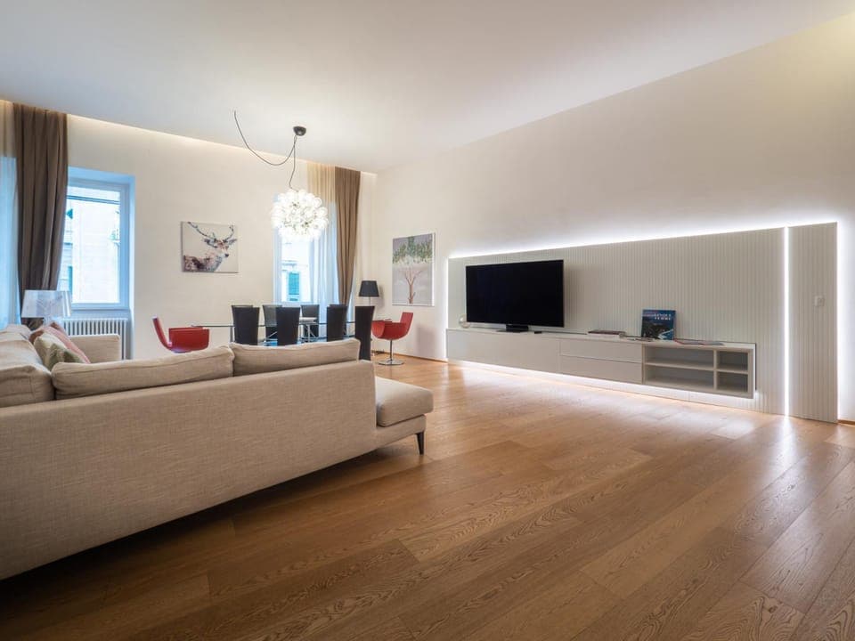 TV and multimedia, Living room, Seating area