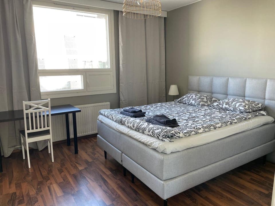Photo of the whole room, Bedroom
