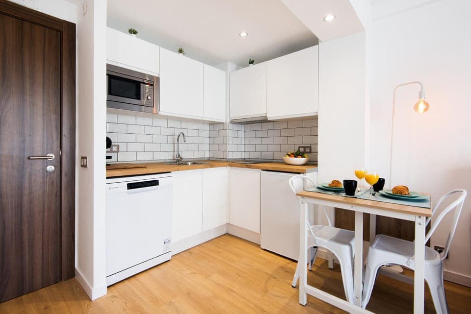 dishwasher, minibar, pet friendly, stove, kitchen, air conditioner