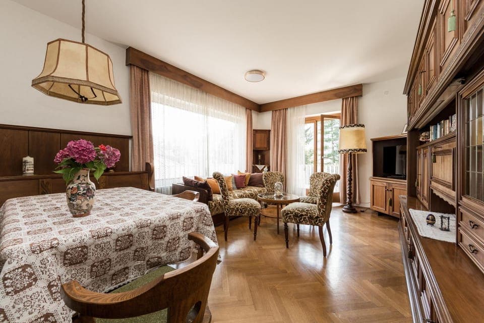 TV and multimedia, Balcony/Terrace, Living room, Seating area, air conditioner